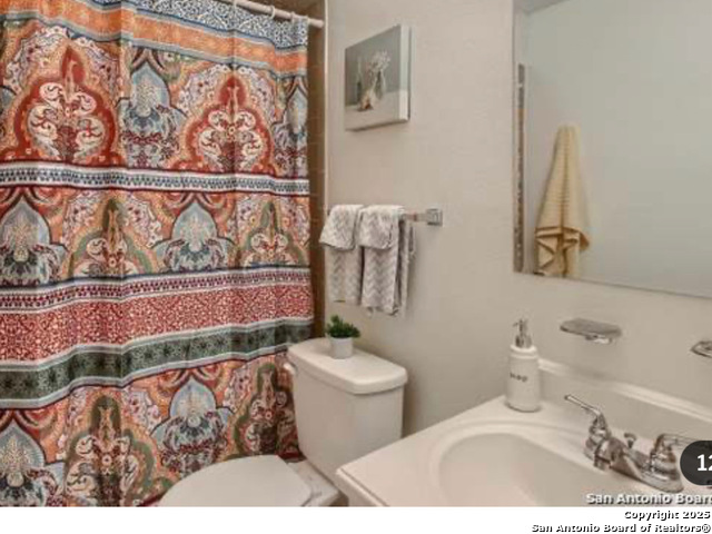 Image 5 of 6 For 923 Vance Jackson  1210