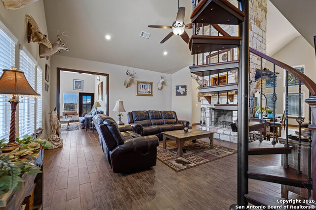 Listing photo id 11 for 163 County Road 283