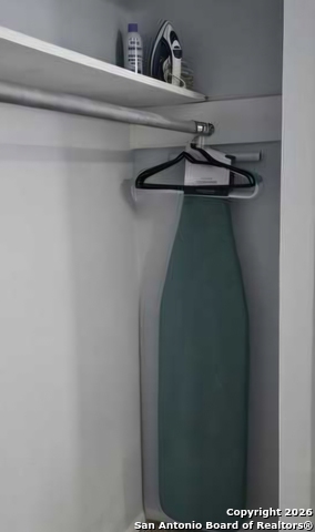 Image 40 of 47 For 820 Durr  