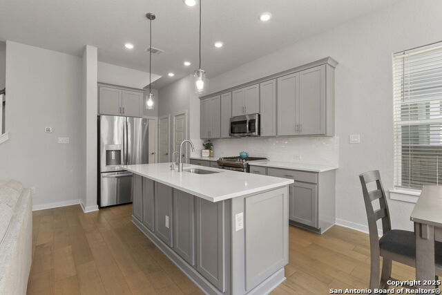 Image 7 of 24 For 5843 Whitby Rd #40