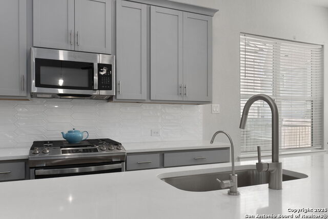 Image 9 of 24 For 5843 Whitby Rd #40