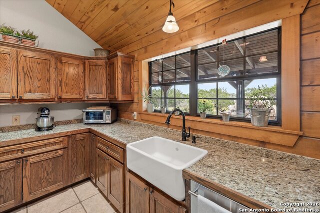 Image 20 of 69 For 112 Star Court N