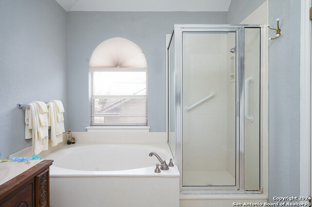 Image 18 of 29 For 1202 Scenic Knls