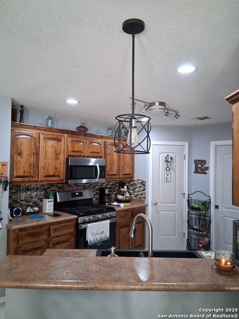 Image 20 of 34 For 7061 Devonshire