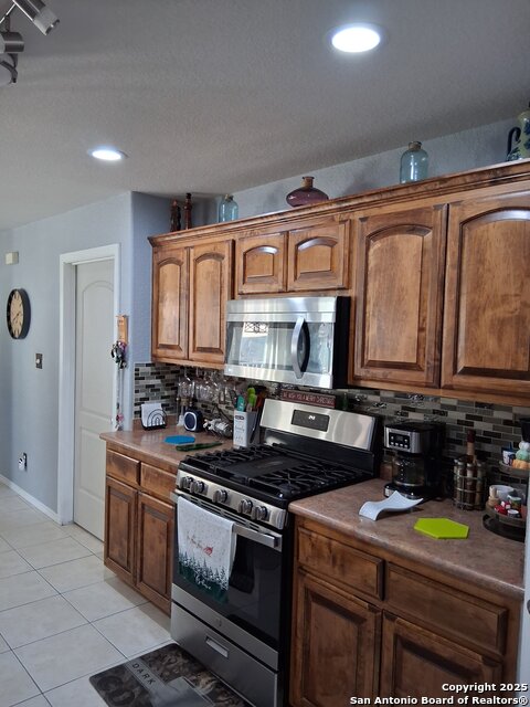 Image 21 of 34 For 7061 Devonshire