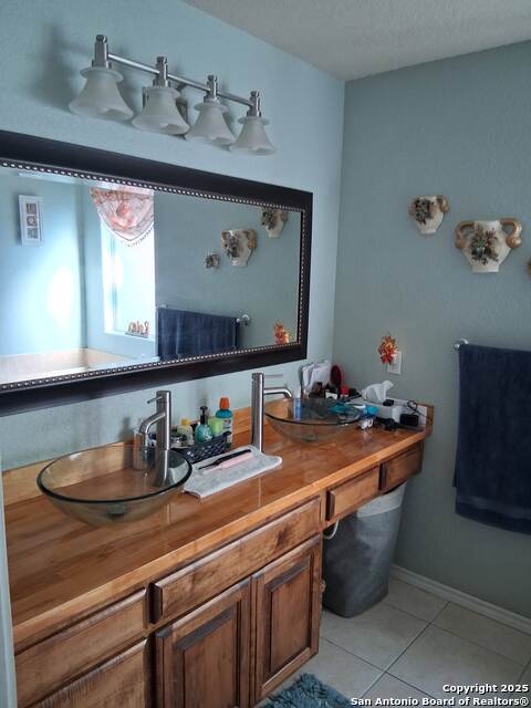 Image 25 of 34 For 7061 Devonshire