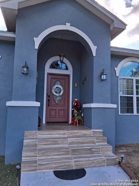 Image 3 of 34 For 7061 Devonshire