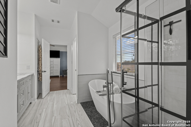 Image 24 of 43 For 2730 Trinity Fls