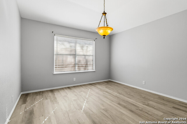 Image 11 of 32 For 14342 Markham Glen