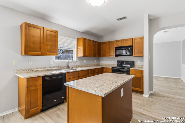 Image 15 of 32 For 14342 Markham Glen