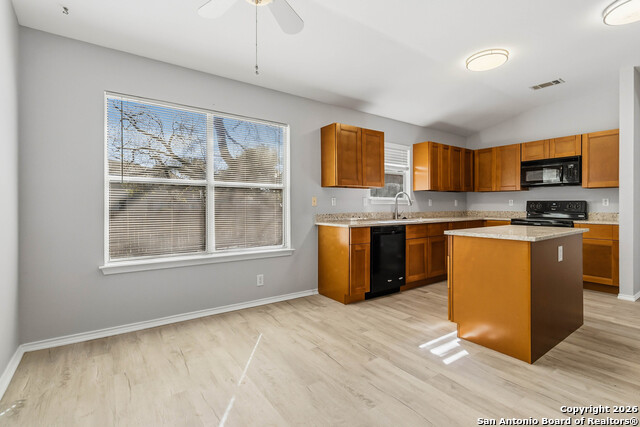 Image 16 of 32 For 14342 Markham Glen