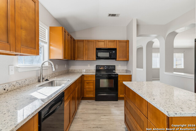 Image 17 of 32 For 14342 Markham Glen