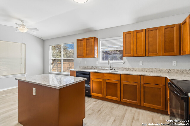 Image 18 of 32 For 14342 Markham Glen