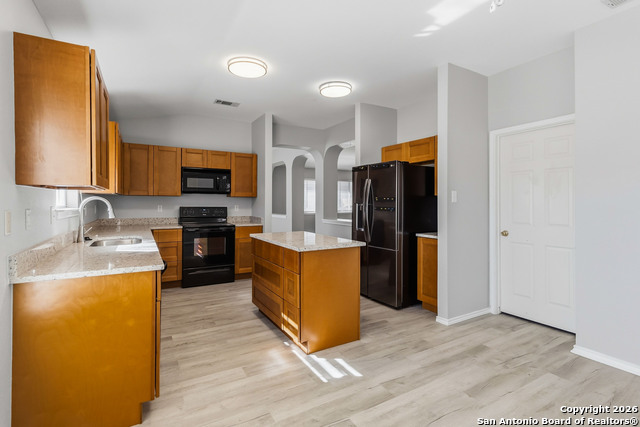 Image 19 of 32 For 14342 Markham Glen