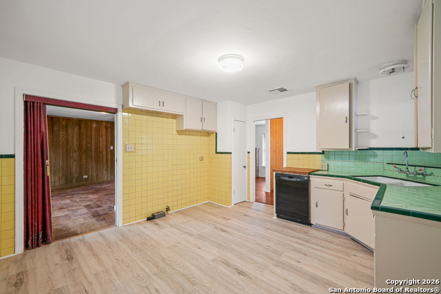 Image 12 of 24 For 111 Wisteria