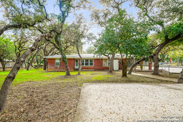Image 20 of 24 For 111 Wisteria