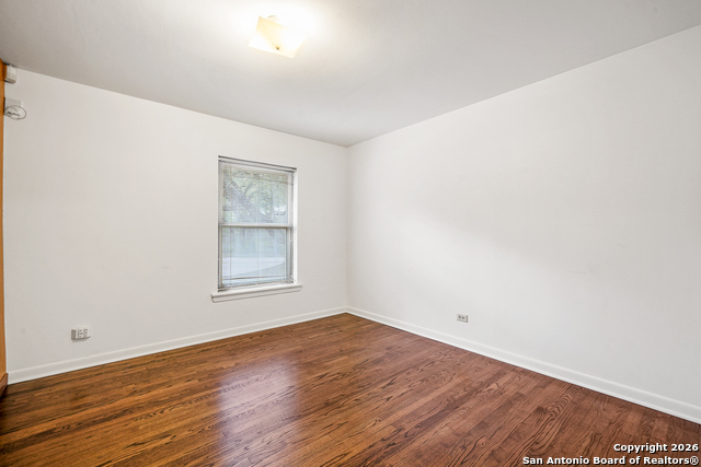 Image 9 of 24 For 111 Wisteria