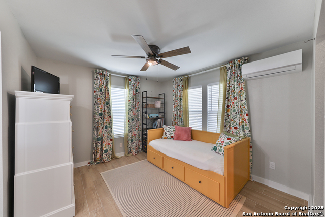 Image 12 of 45 For 315 Norwood W