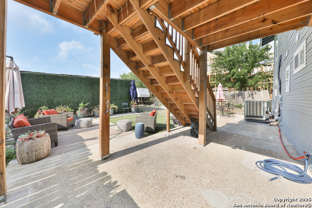 Image 18 of 45 For 315 Norwood W