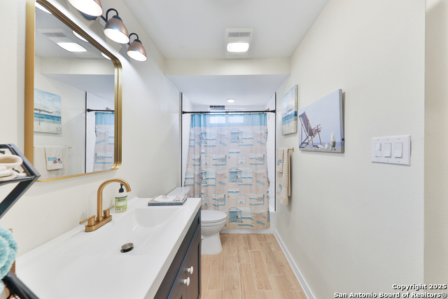 Image 27 of 45 For 315 Norwood W