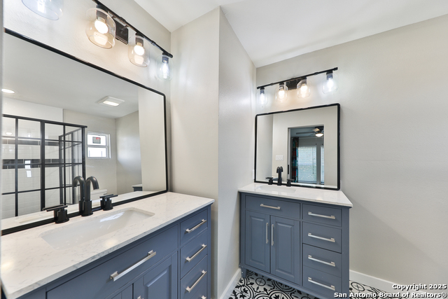 Image 32 of 45 For 315 Norwood W