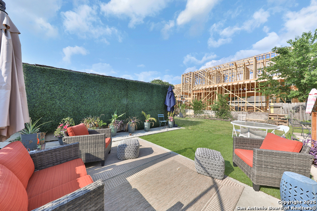 Image 42 of 45 For 315 Norwood W