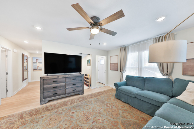 Image 8 of 45 For 315 Norwood W