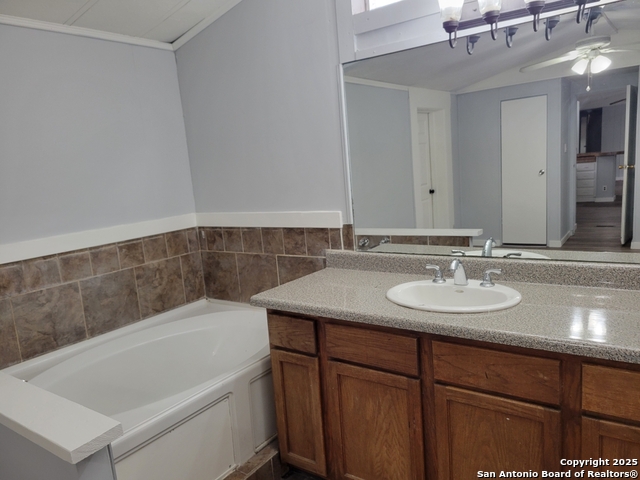 Listing photo id 5 for 5506 Elkhunter Trail