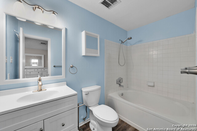 Listing photo id 13 for 11038 Angel Pt