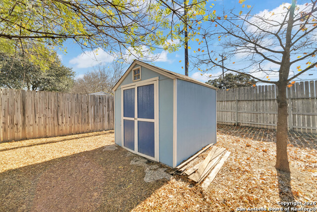 Listing photo id 18 for 11038 Angel Pt