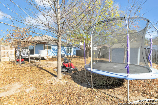 Listing photo id 19 for 11038 Angel Pt