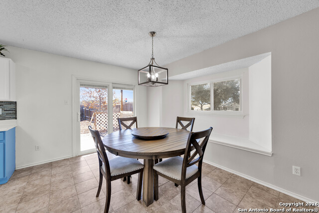 Listing photo id 3 for 11038 Angel Pt