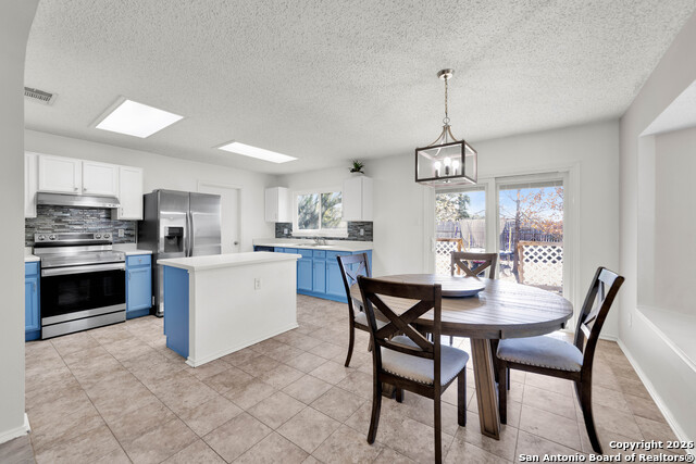 Listing photo id 4 for 11038 Angel Pt