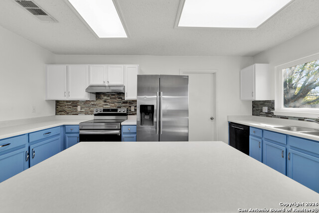 Listing photo id 7 for 11038 Angel Pt