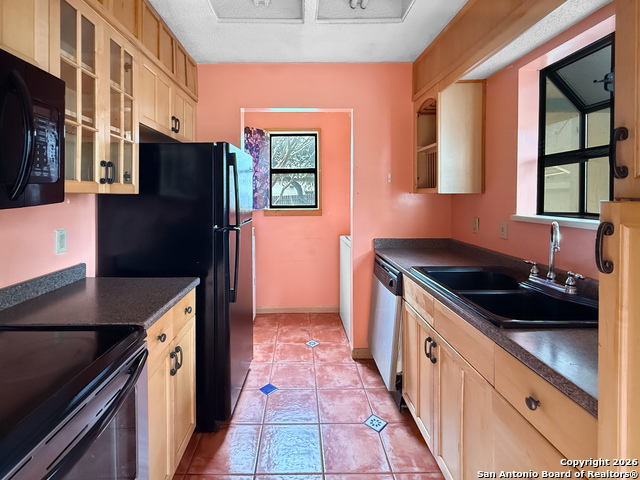 Image 4 of 8 For 4839 Brandeis 712