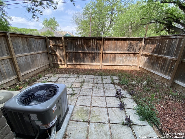 Image 8 of 9 For 211 Natalen Ave  104