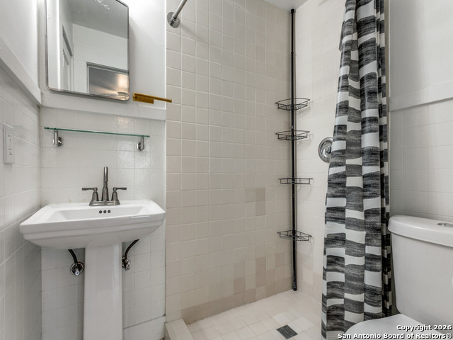 Image 22 of 25 For 316 Elizabeth Rd