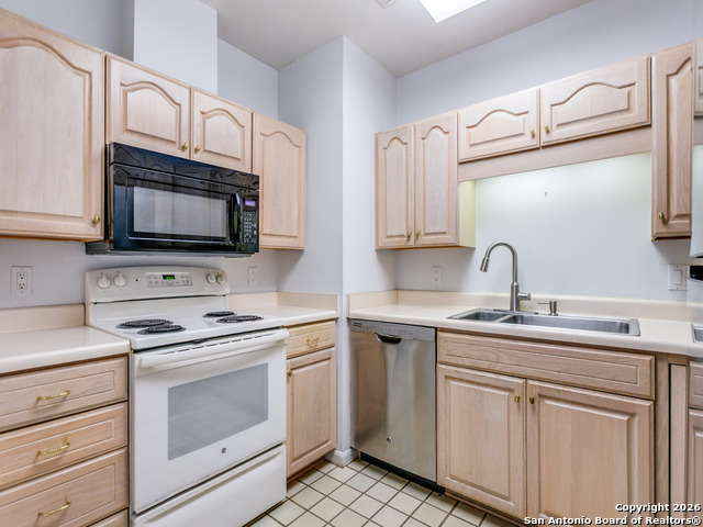 Image 12 of 24 For 1 Towers Park  1202