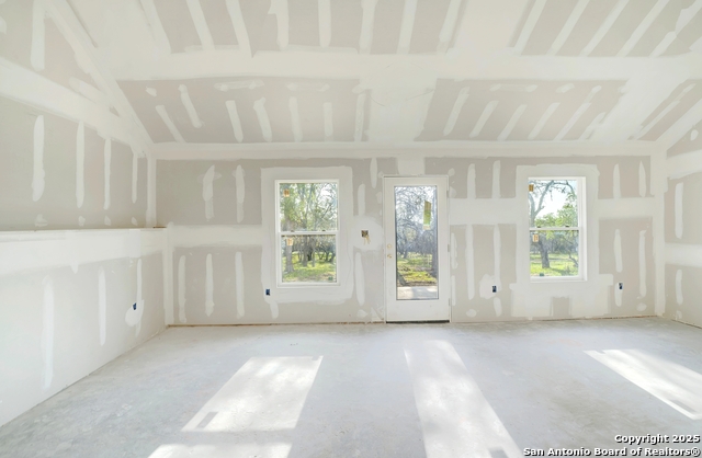 Image 28 of 62 For 306 Rolling Oaks Ln N