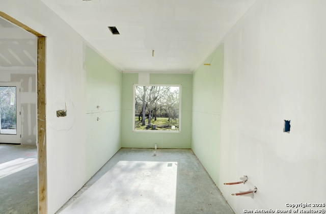 Image 29 of 62 For 306 Rolling Oaks Ln N