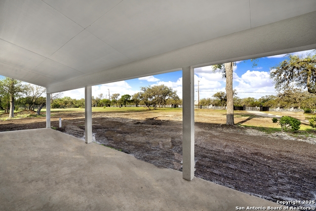 Image 6 of 62 For 306 Rolling Oaks Ln N