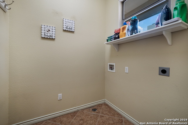 Listing photo id 17 for 2784 Indian Wells