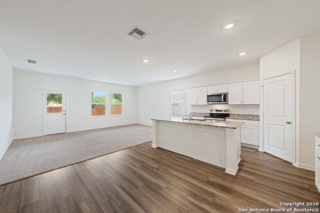 Image 7 of 32 For 6028 Pearl Meadow