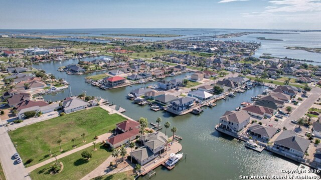 Listing photo id 39 for 401 Porpoise