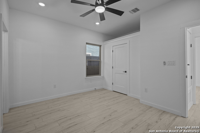 Image 12 of 25 For 131 Chicago  