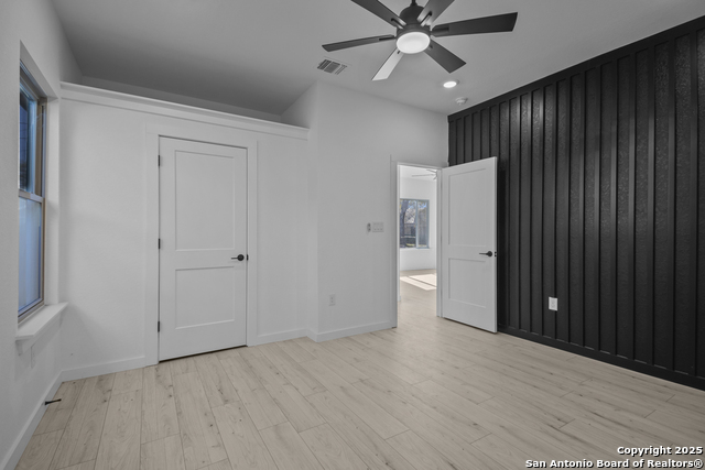 Image 13 of 25 For 131 Chicago  