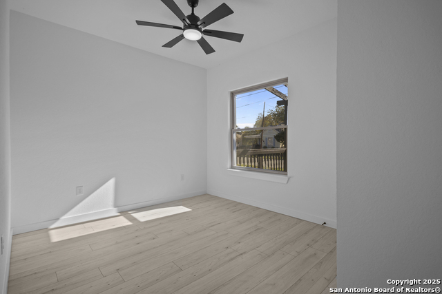 Image 18 of 25 For 131 Chicago  