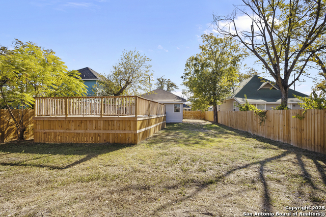 Image 23 of 25 For 131 Chicago  