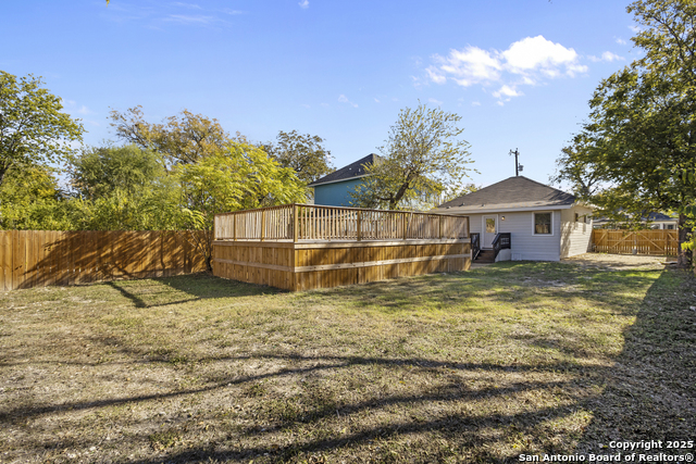 Image 24 of 25 For 131 Chicago  