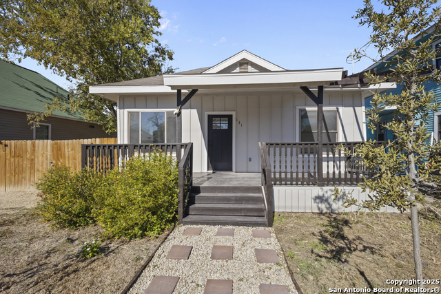 Image 4 of 25 For 131 Chicago  